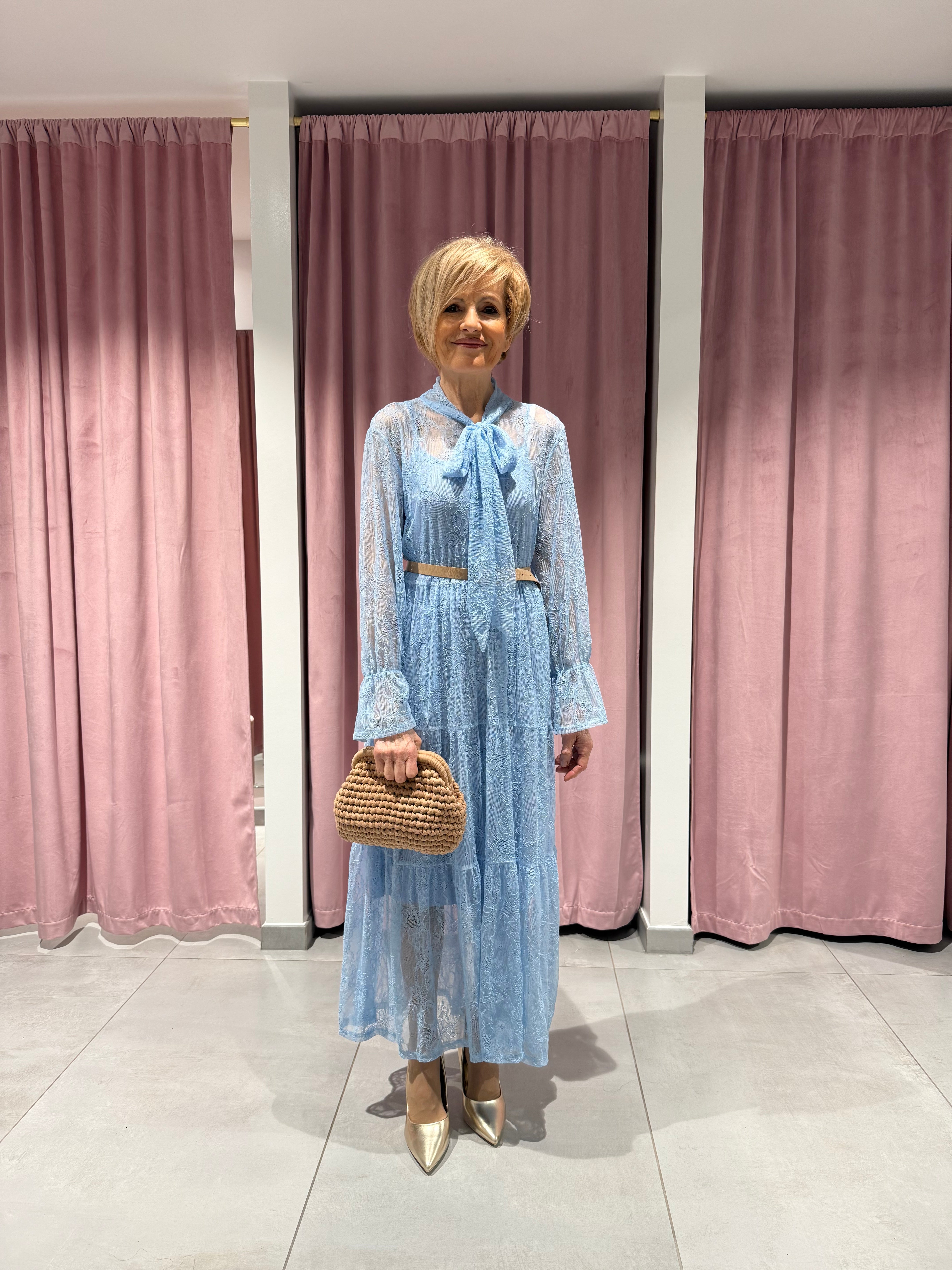 abito pizzo con sottoveste