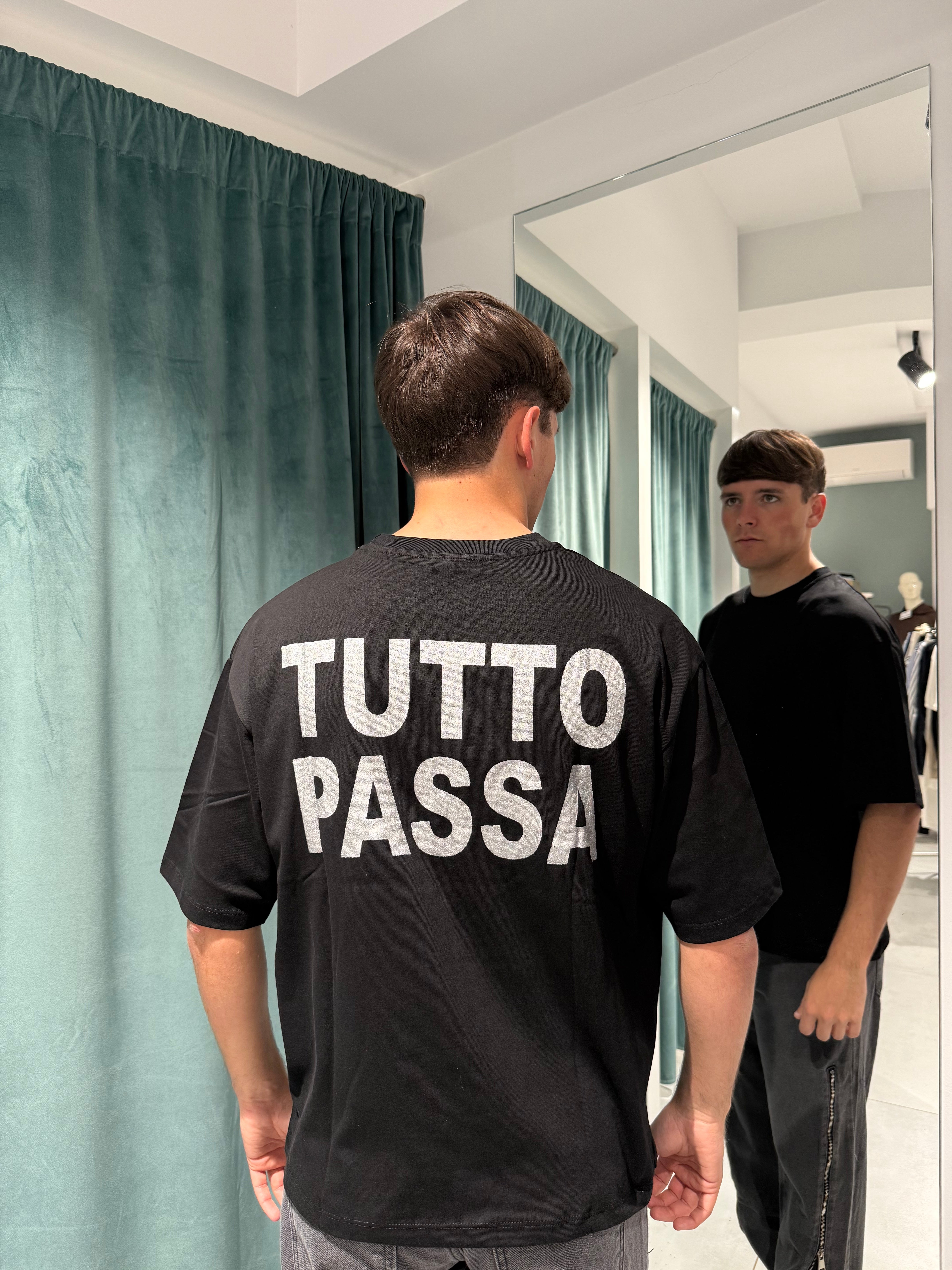 t-shirt tutto passa