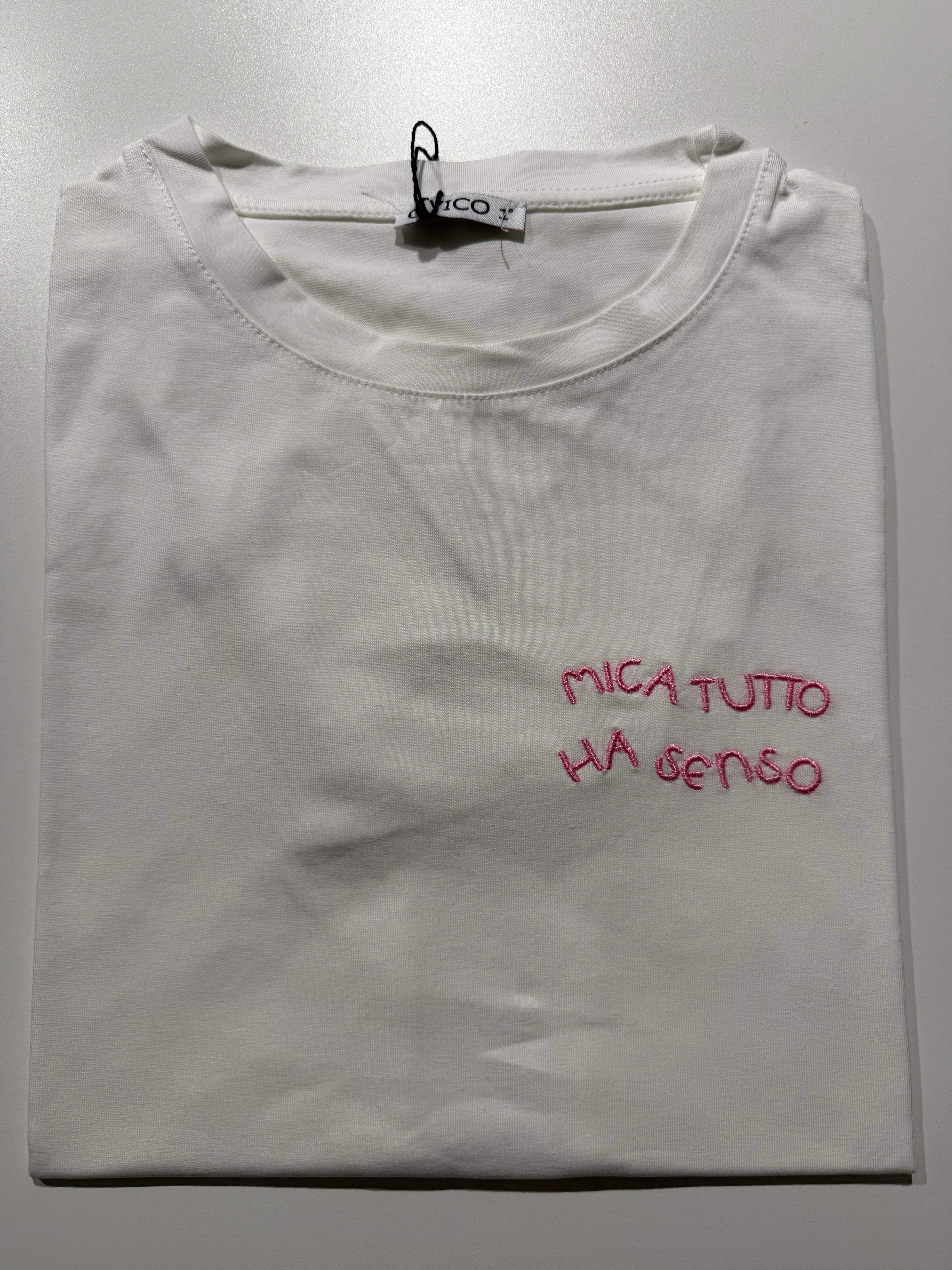 t-shirt mica tutto ha senso