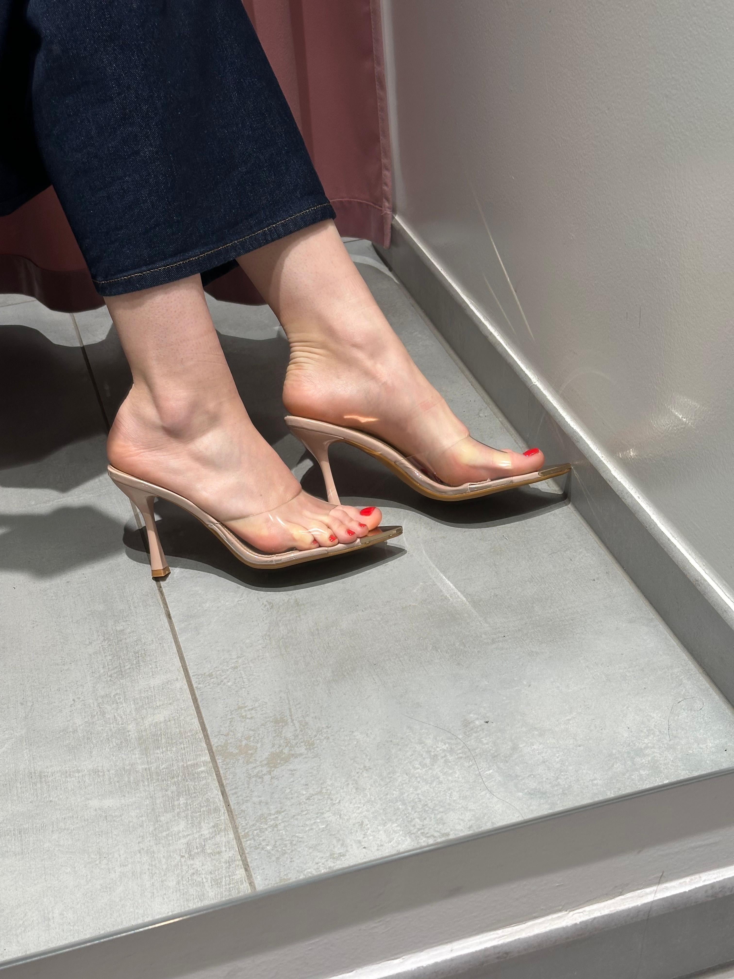 mules dettaglio oro