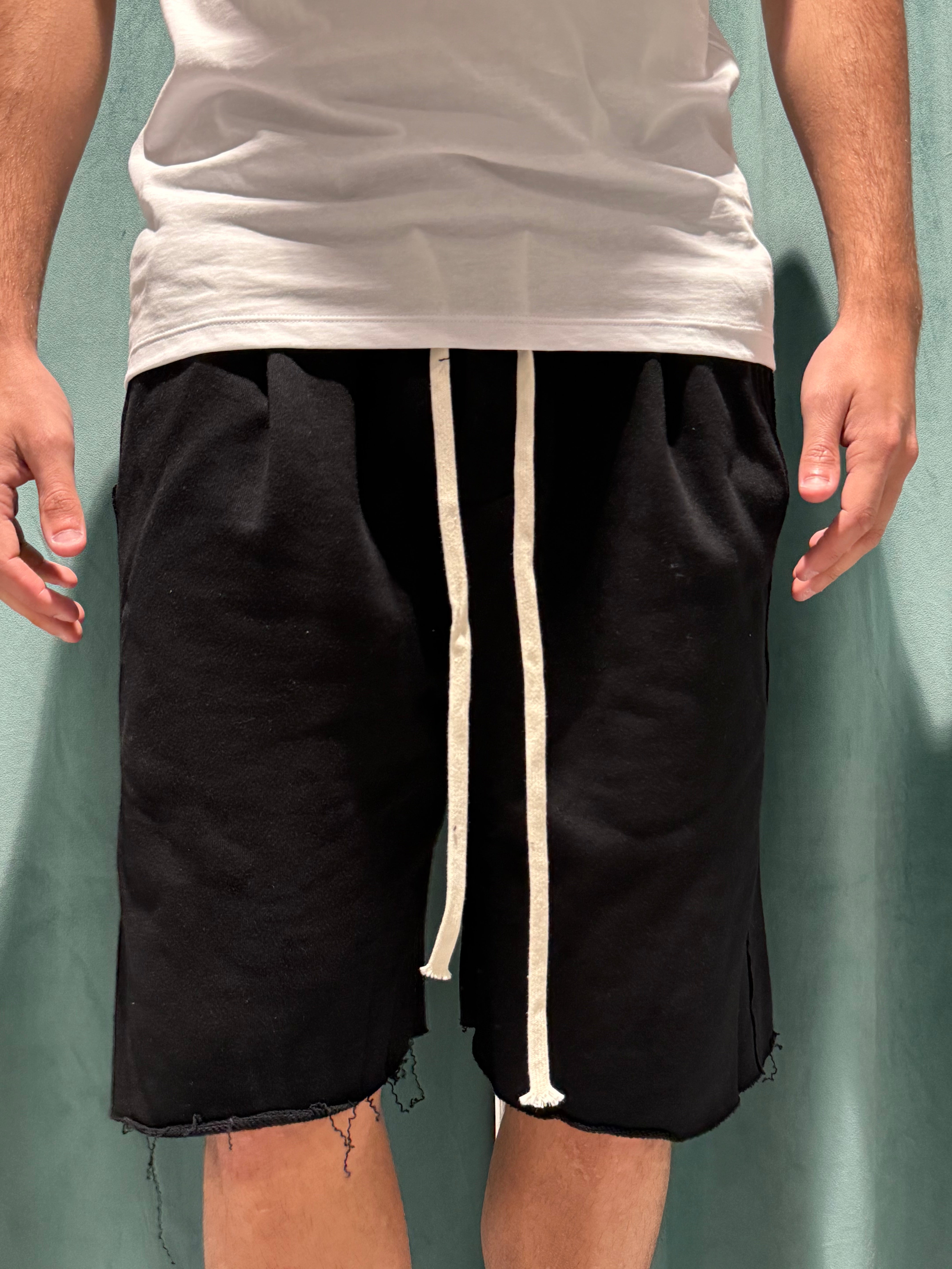 pantaloncini tuta taglio vivo