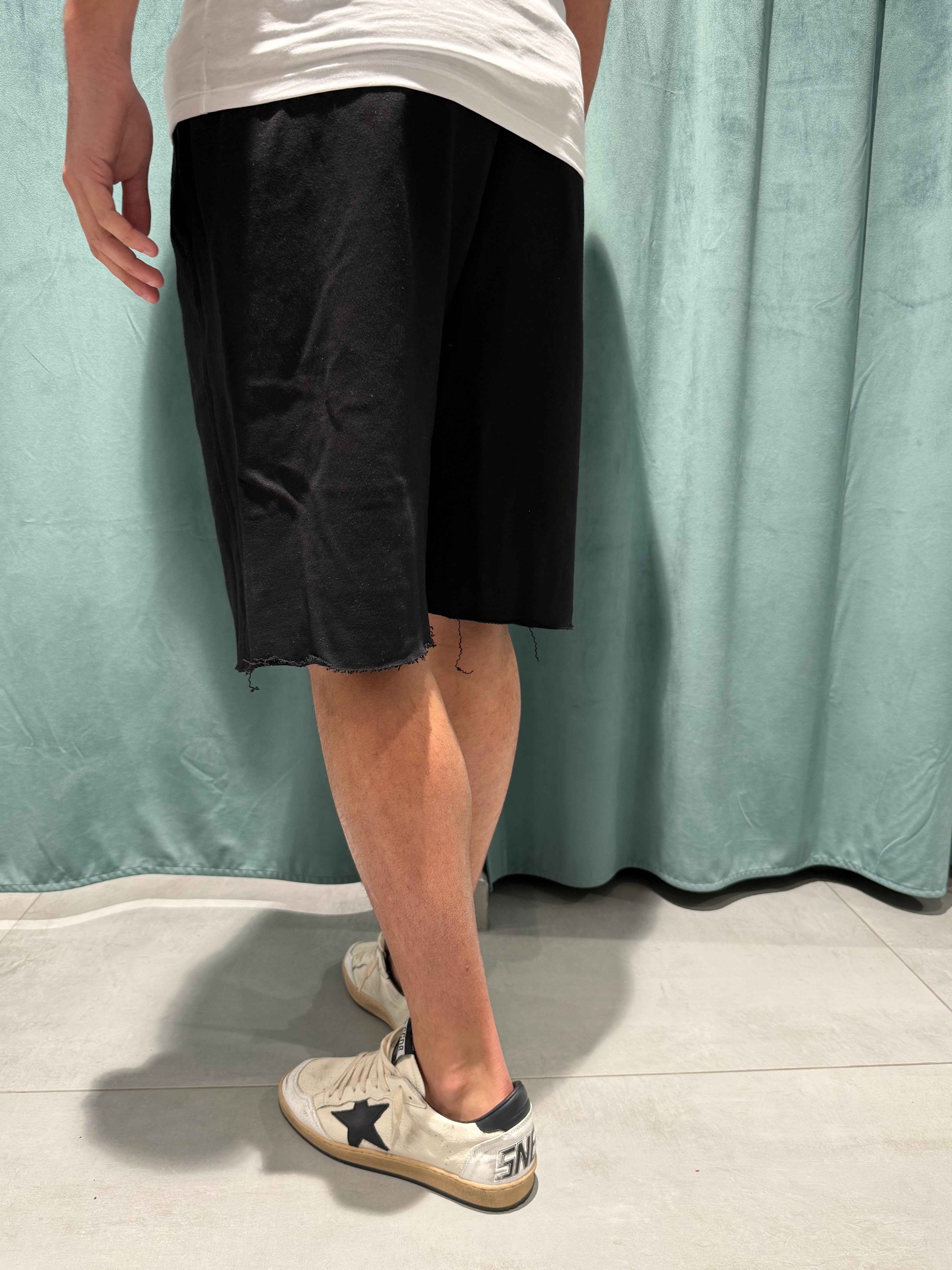 pantaloncini tuta taglio vivo