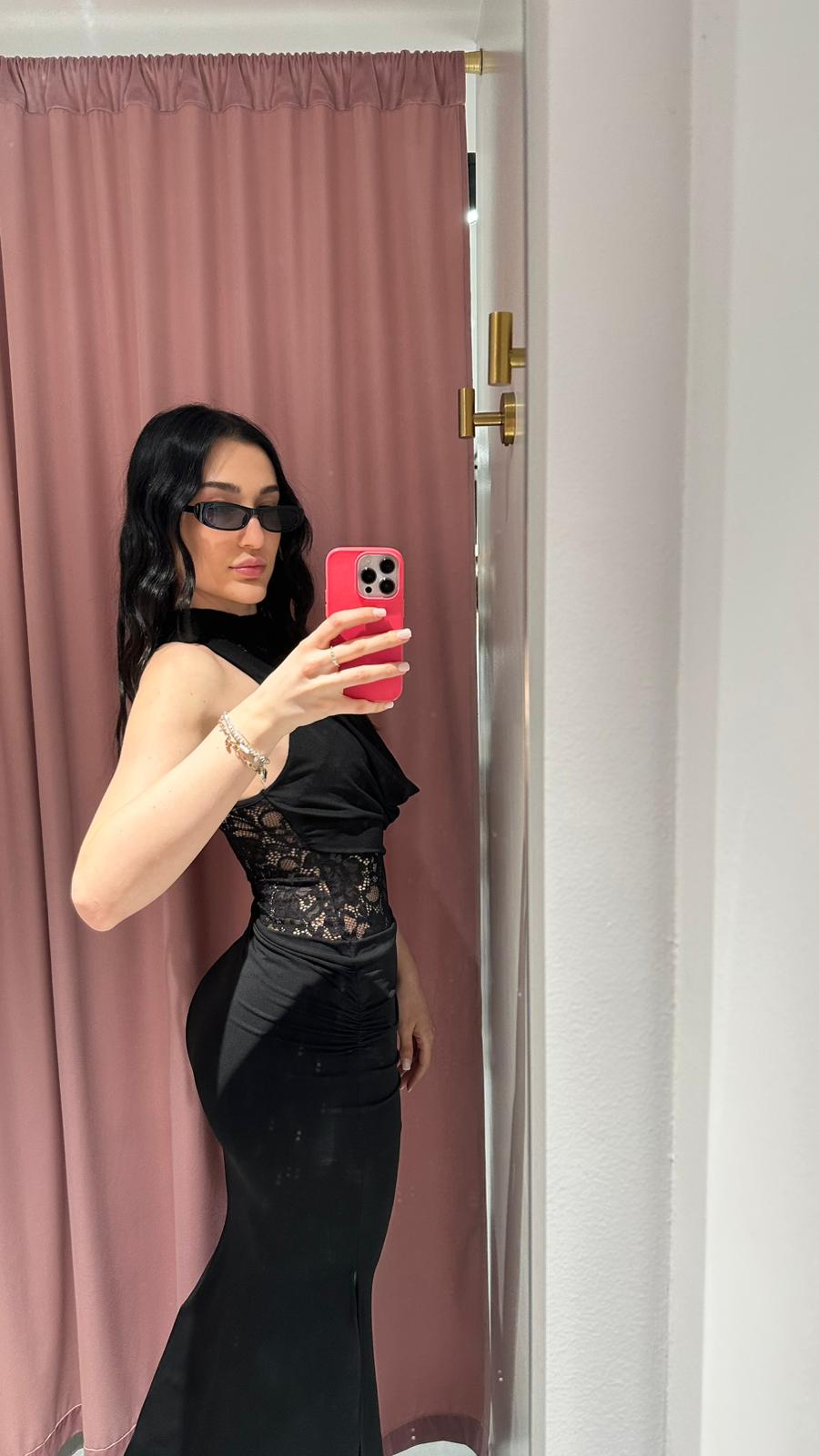 abito lungo con pizzo