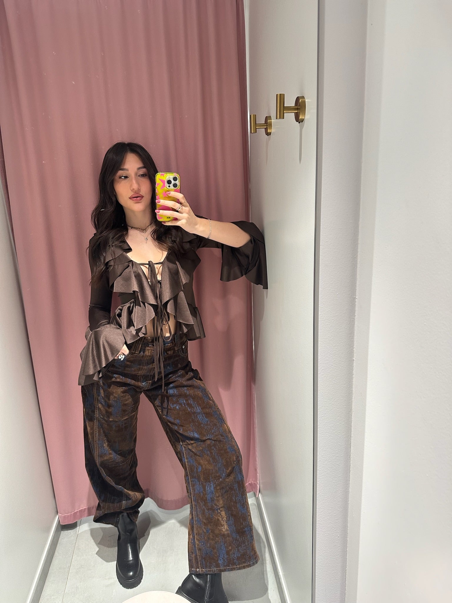 top satin volant
