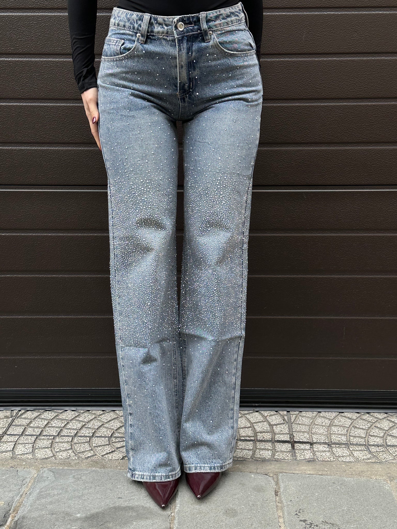 jeans cascata strass