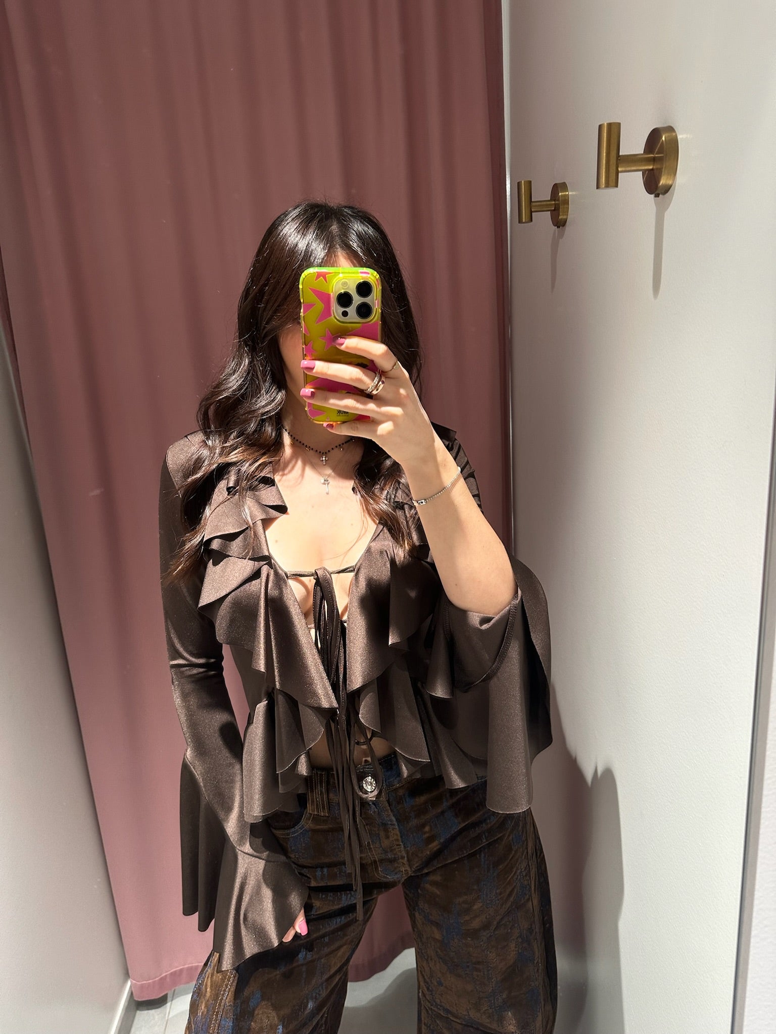top satin volant