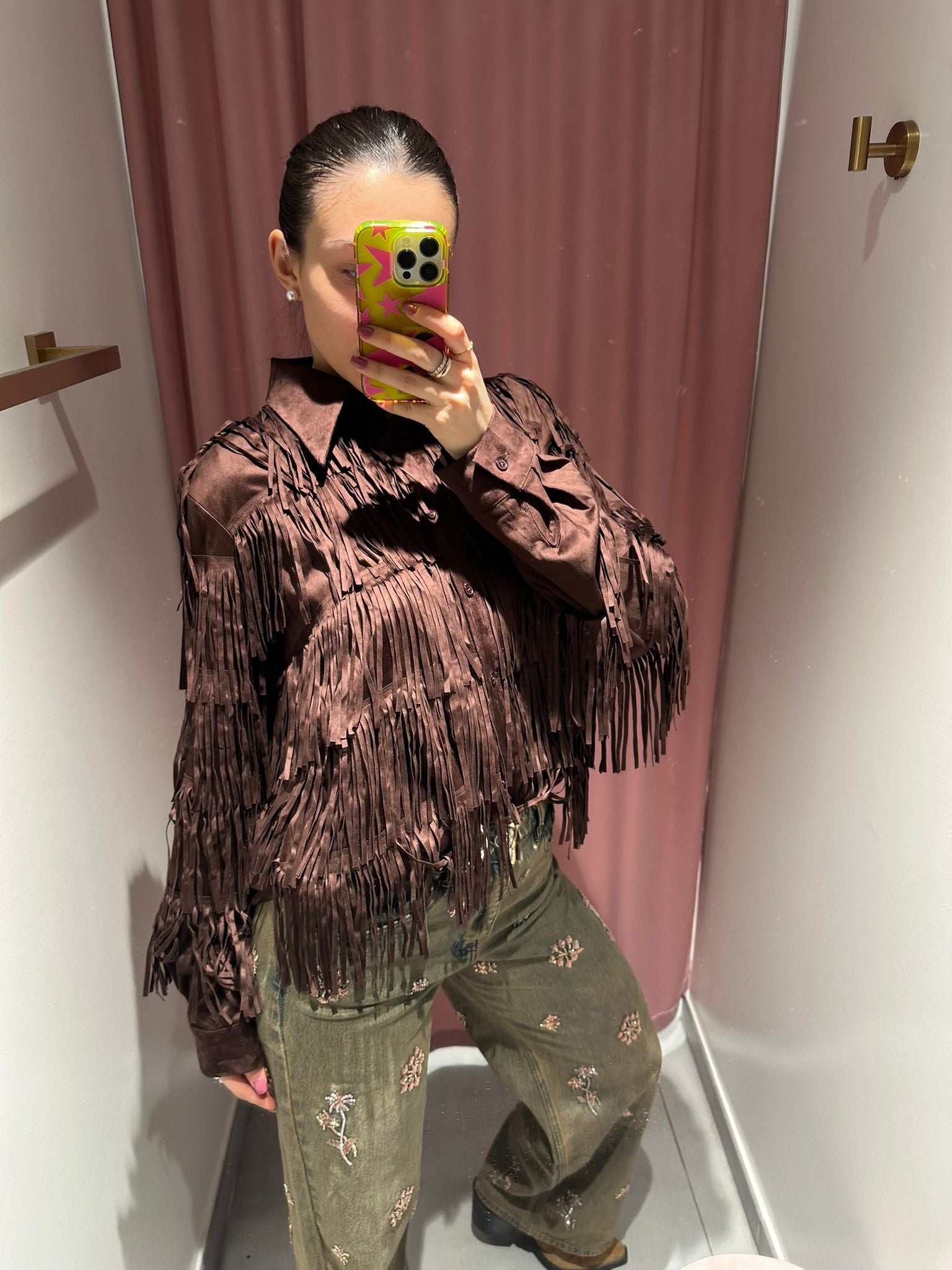 jeans invecchiato e paillettes