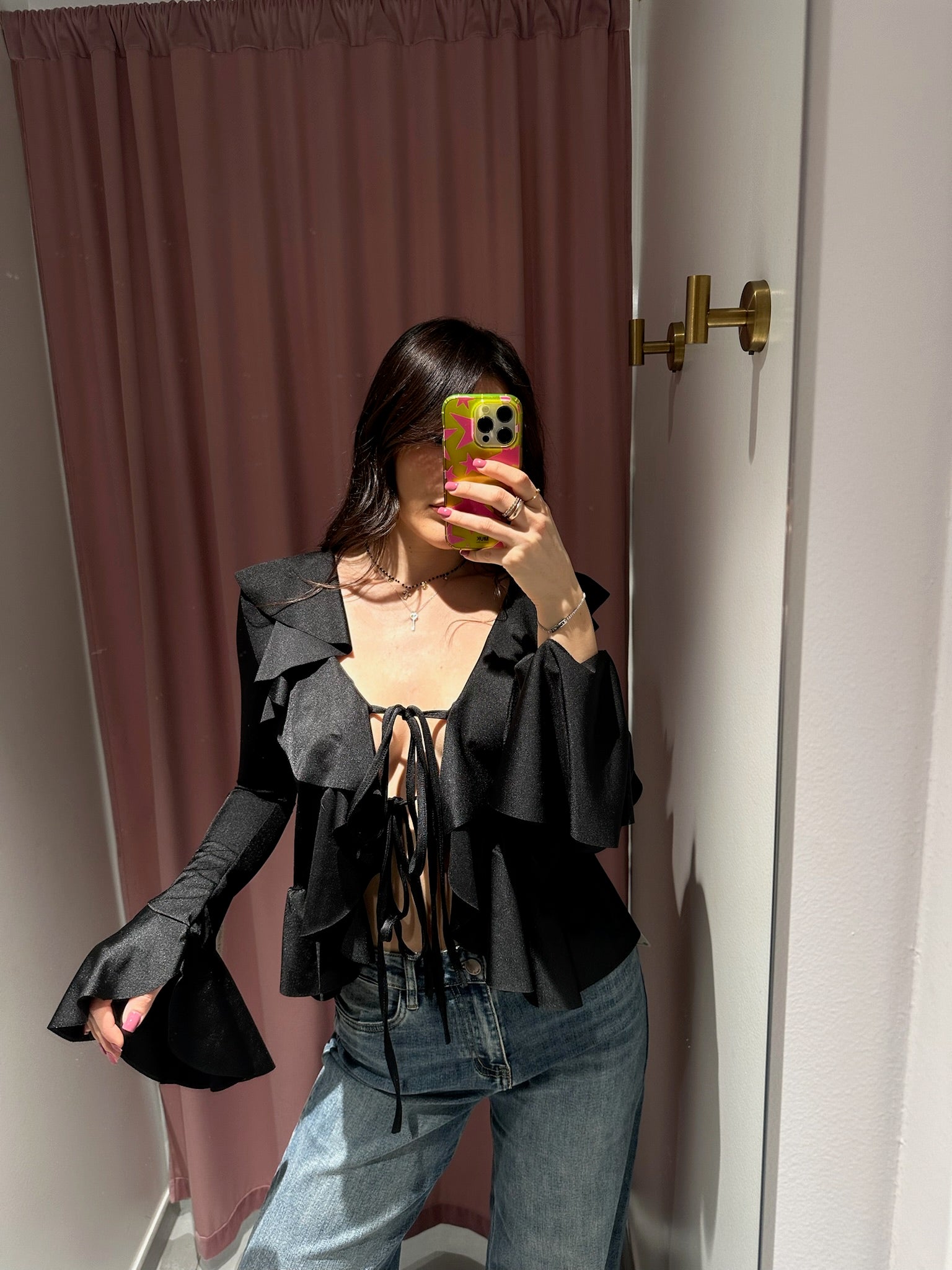 top satin volant