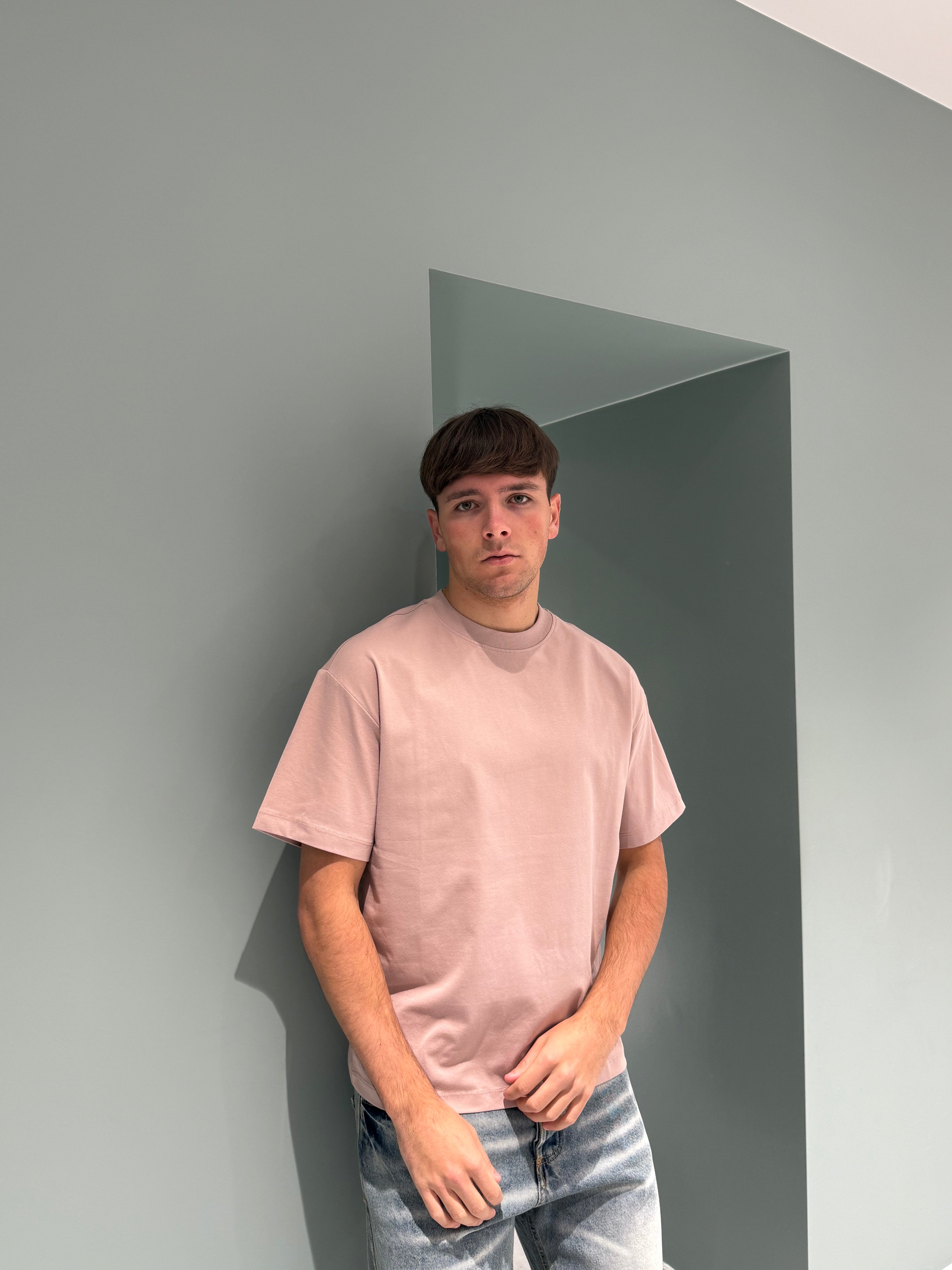 t-shirt over girocollo