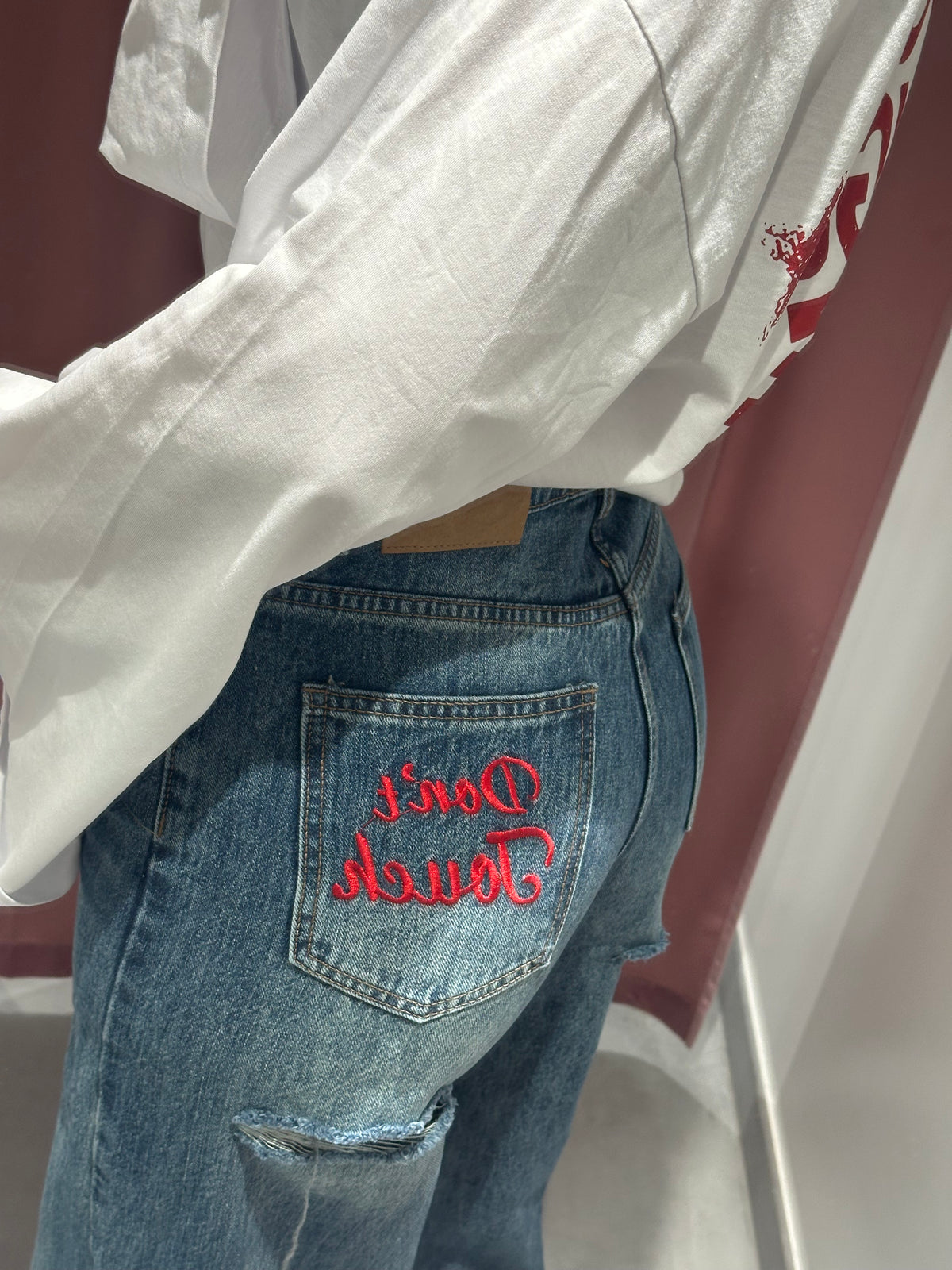 jeans don't touch