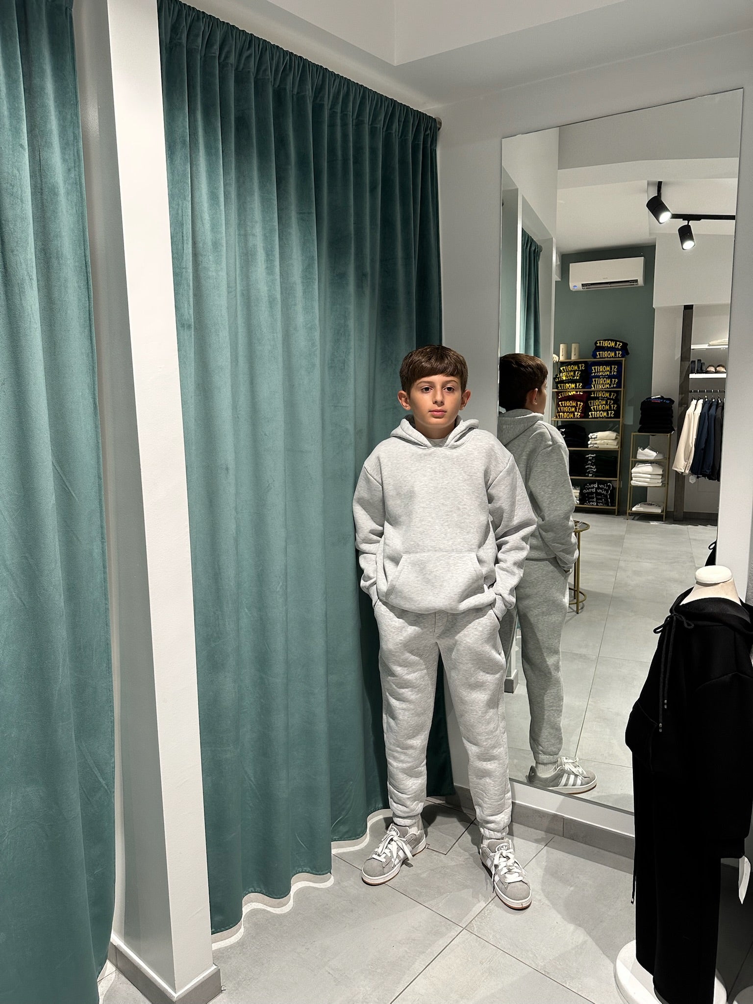 tuta elastico fondo 10-16 anni